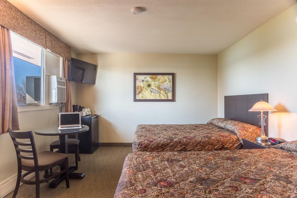 Motel Du Fleuve Brossard Zewnętrze zdjęcie