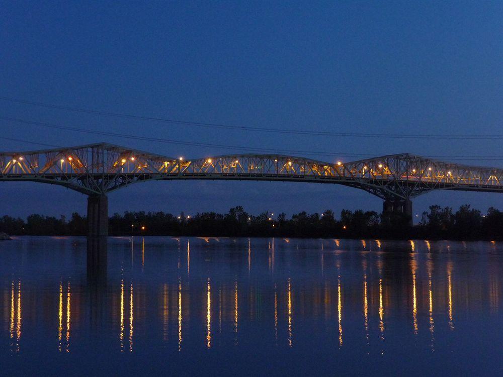 Motel Du Fleuve Brossard Zewnętrze zdjęcie
