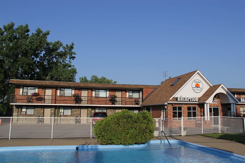 Motel Du Fleuve Brossard Zewnętrze zdjęcie