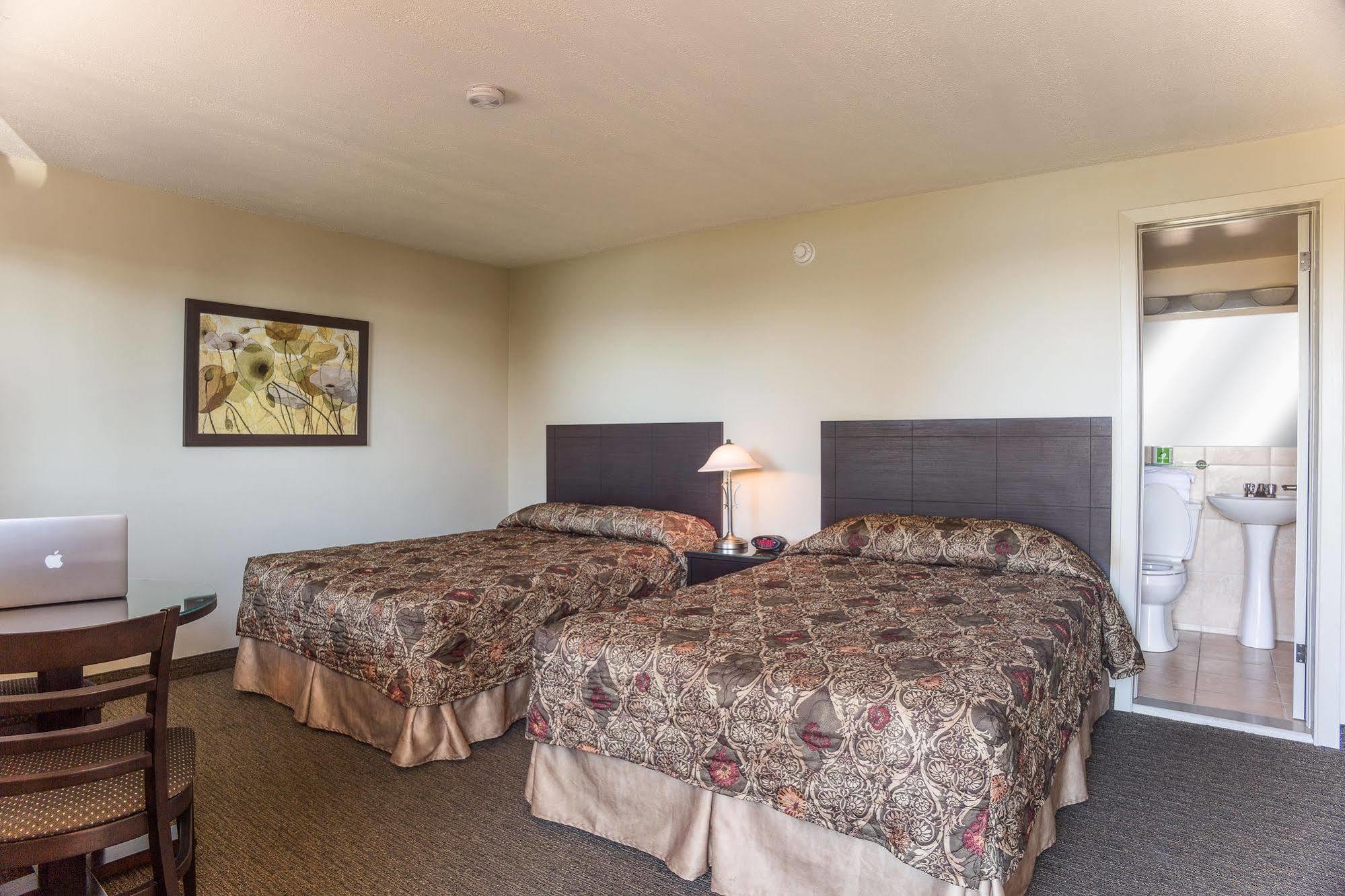 Motel Du Fleuve Brossard Zewnętrze zdjęcie