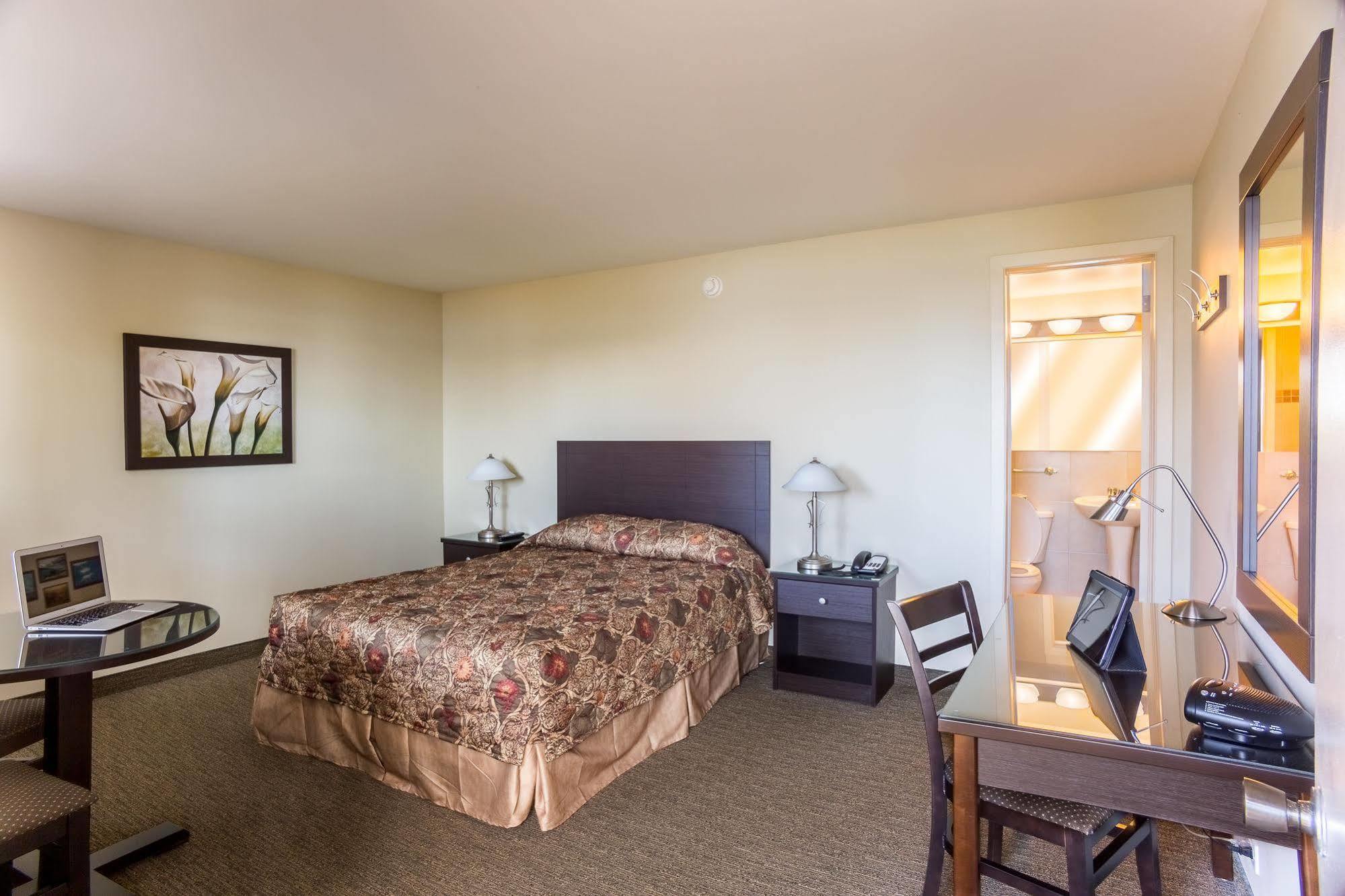 Motel Du Fleuve Brossard Zewnętrze zdjęcie