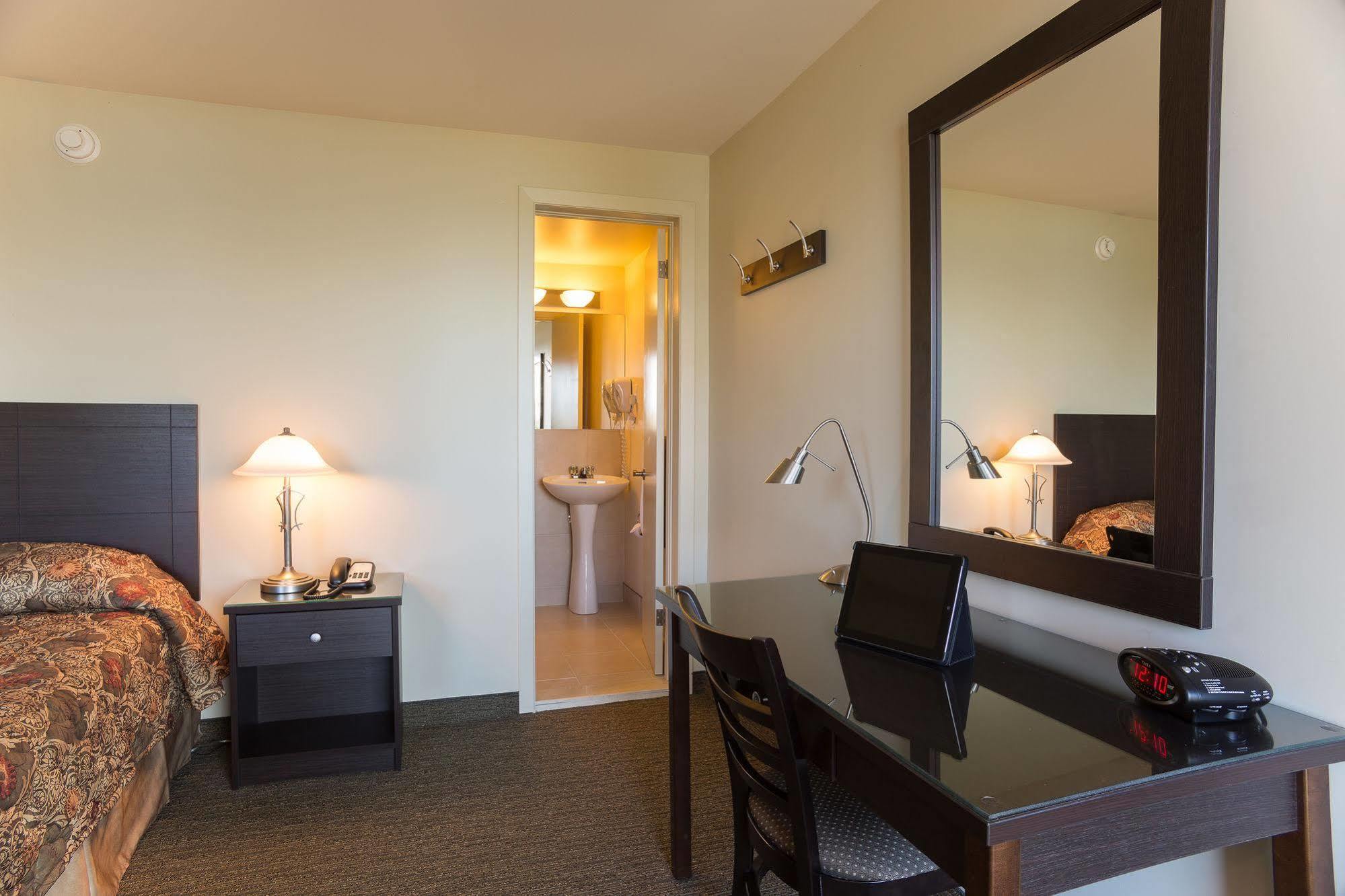 Motel Du Fleuve Brossard Zewnętrze zdjęcie